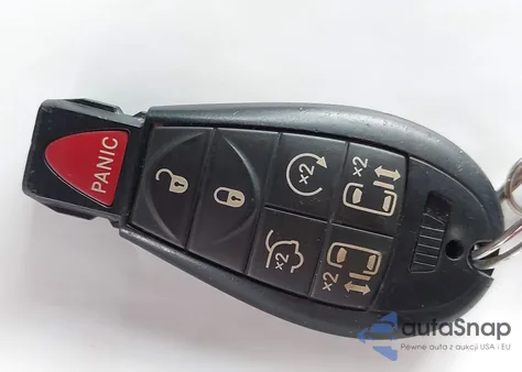 2010 Chrysler Town & Country Touring Plus из США, поврежденный, VIN 2A4RR8DX3AR321499